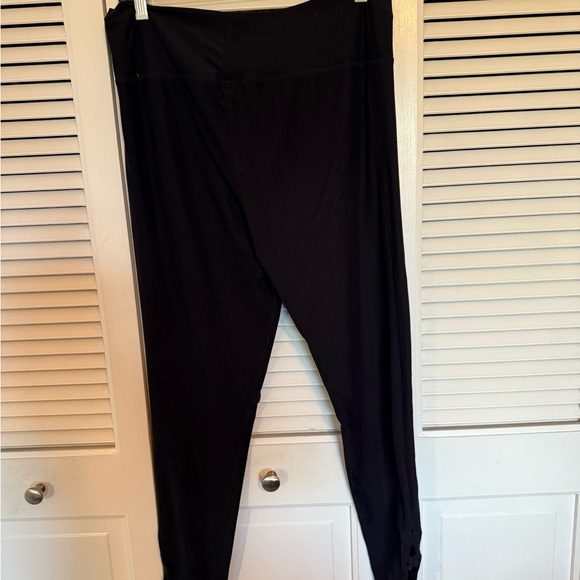 NHL Black  Tampa Lightning Bolt Leggings - Picture 3 of 3